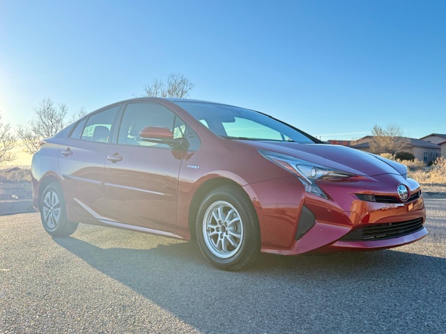 2018 Toyota Prius III Hatchback 4D