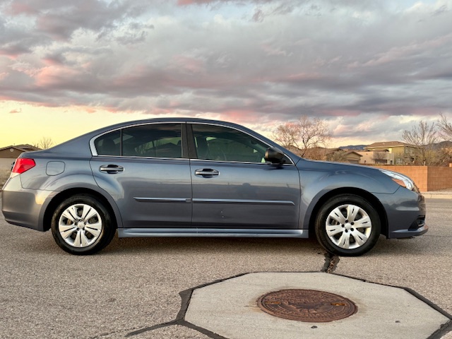 2013 Subaru Legacy 2.5i Premium Sedan 4D