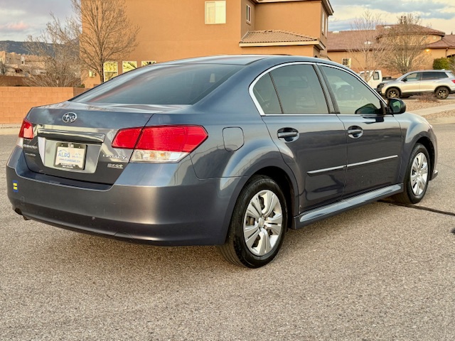 2013 Subaru Legacy 2.5i Premium Sedan 4D