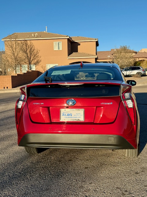 2018 Toyota Prius III Hatchback 4D