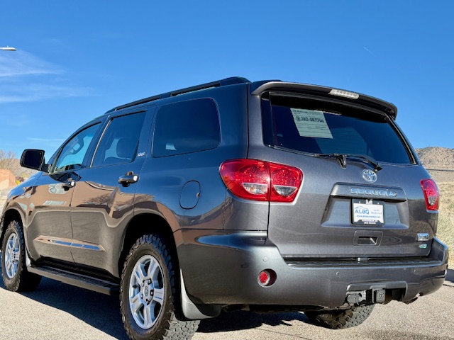 2016 Toyota Sequoia SR5 Sport Utility 4D
