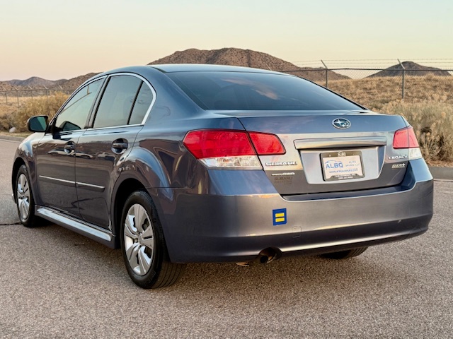 2013 Subaru Legacy 2.5i Premium Sedan 4D