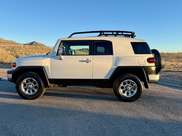 2013 Toyota FJ Cruiser Sport Utility 2D