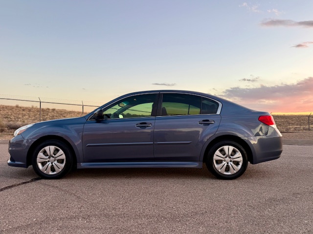 2013 Subaru Legacy 2.5i Premium Sedan 4D