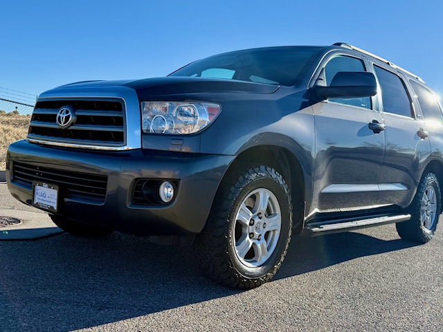 2016 Toyota Sequoia SR5 Sport Utility 4D