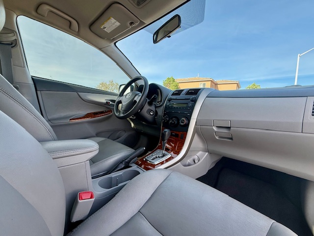 2009 Toyota Corolla XLE Sedan 4D