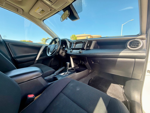 2018 Toyota RAV4 XLE Sport Utility 4D