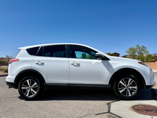 2018 Toyota RAV4 XLE Sport Utility 4D