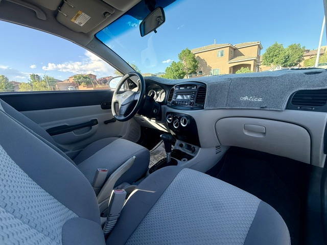 2008 Hyundai Accent GS Hatchback 2D