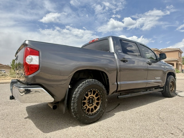 2017 Toyota Tundra CrewMax SR5 Pickup 4D 5 1/2 ft