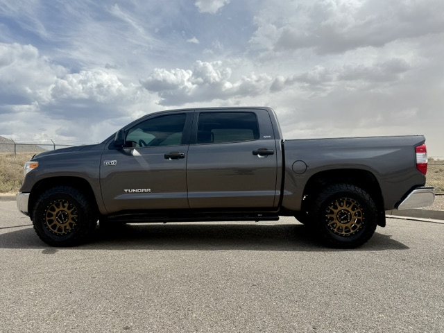 2017 Toyota Tundra CrewMax SR5 Pickup 4D 5 1/2 ft