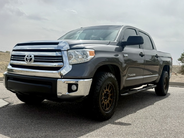 2017 Toyota Tundra CrewMax SR5 Pickup 4D 5 1/2 ft