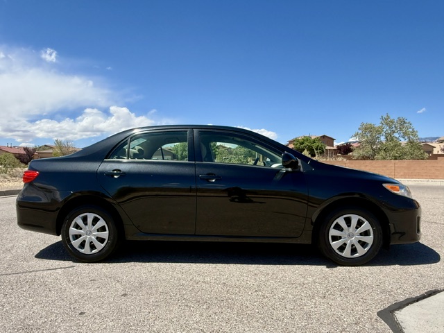 2011 Toyota Corolla LE Sedan 4D